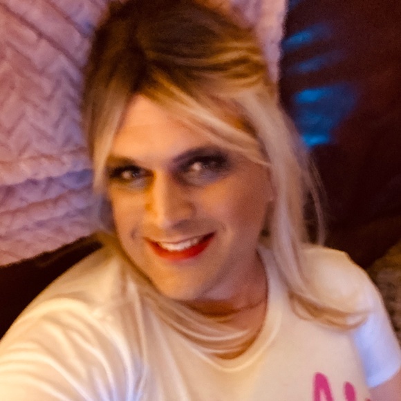 Meet your Posher, Sarah - Picture 1 of 1